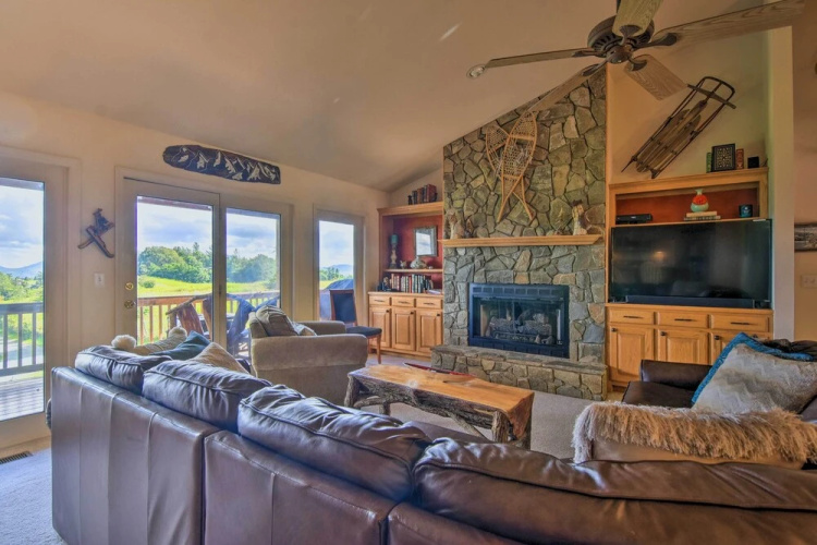 'high Gravity' Banner Elk Custom Chalet w/ Views!