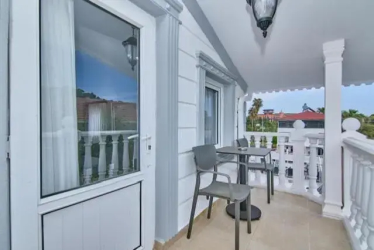 Belinda Apartments