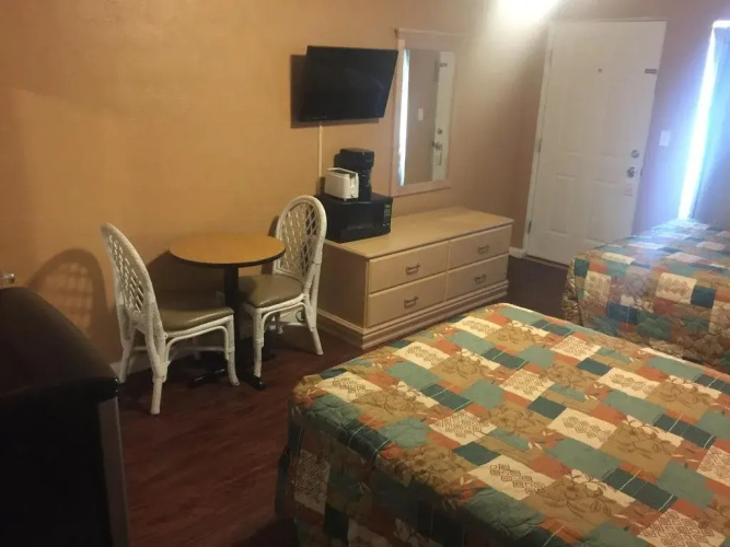 Surf Comber Motel