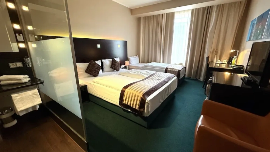 Triple room