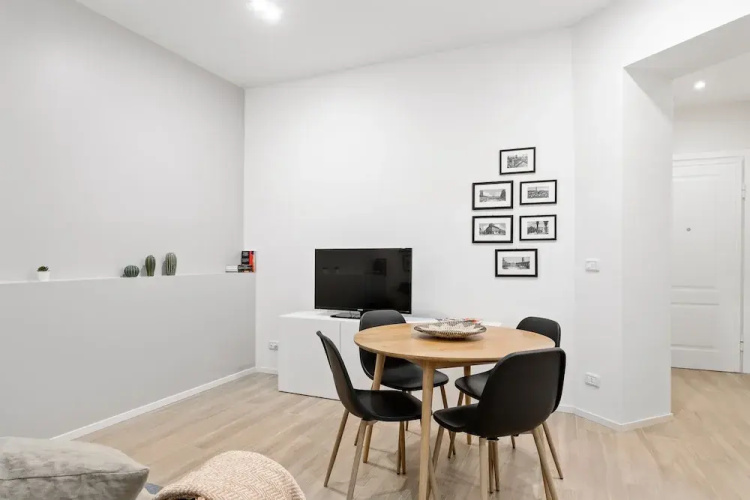 Piazza Maggiore White Apartment