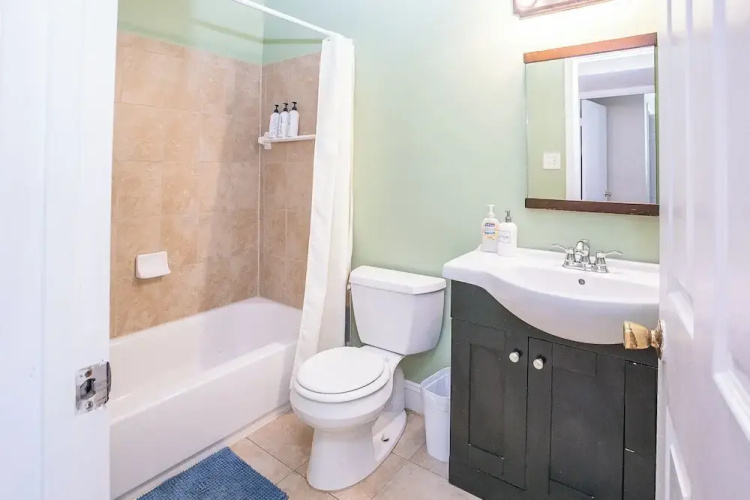 Cozy 3 Bedroom/Great Location