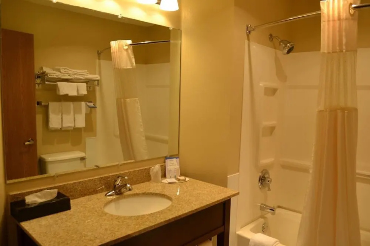 Best Western Quiet House & Suites