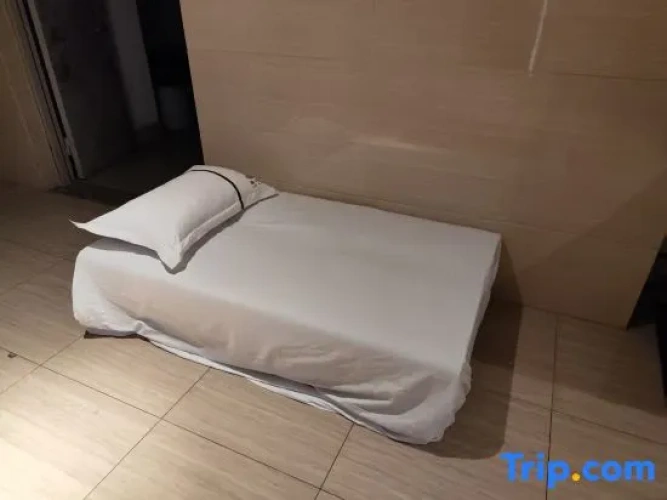 Bed in Dorm (male dorm)