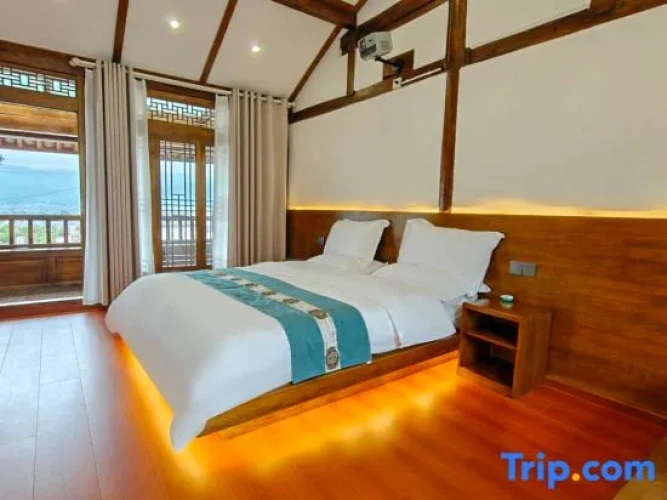 Deluxe Double room with courtyard view