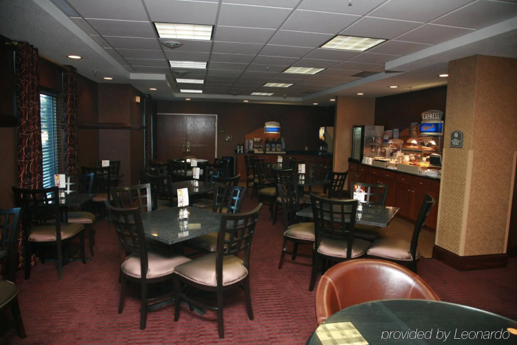 Holiday Inn Express Fort Wayne-East (New Haven) photo 25