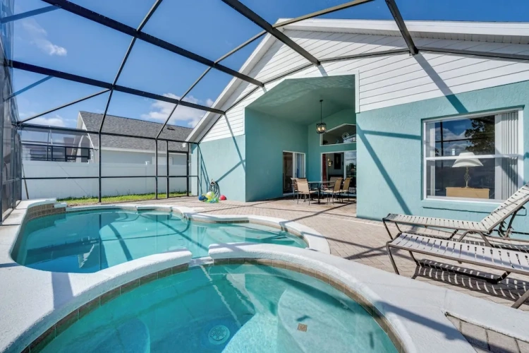 4 Bedrooms Cottage