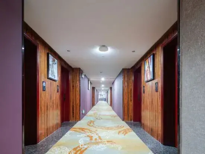 Huaying Wanrun Hotel