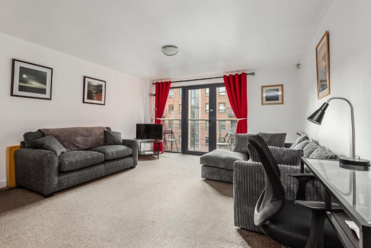 2 Bedrooms Apartment