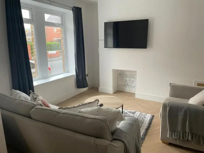 3 Bedrooms Apartment