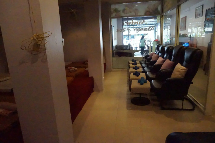 Number 1 Guesthouse & Restaurant