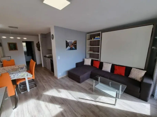 2 Bedrooms Apartment