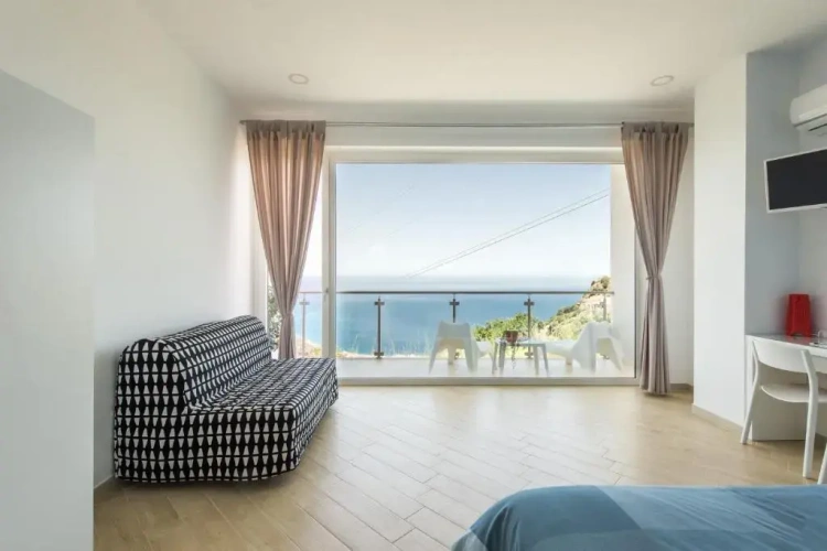 Standard Double room with sea view
