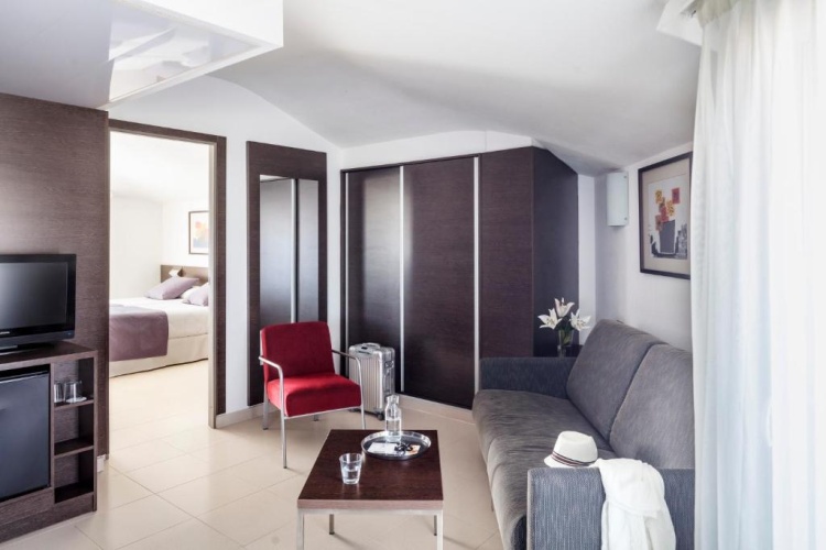 Double Suite