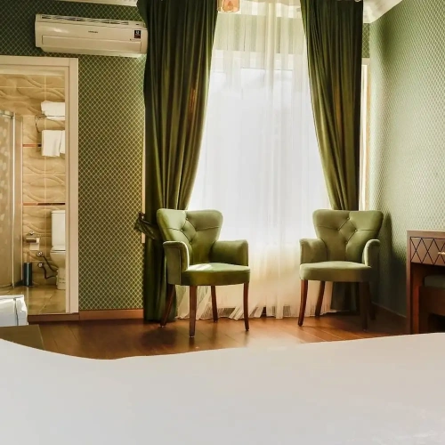Deluxe Suite