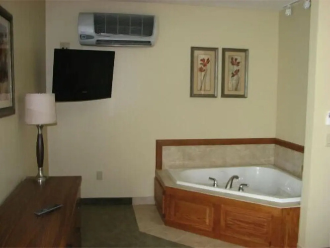 Randolph Inn and Suites