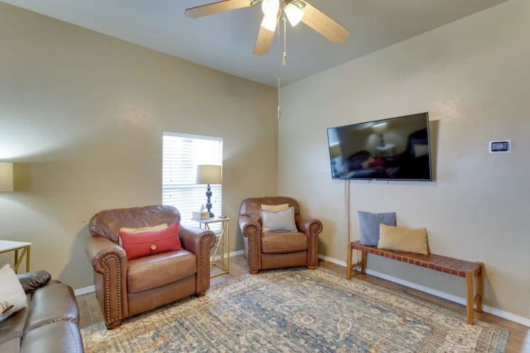 3 Bedrooms Apartment