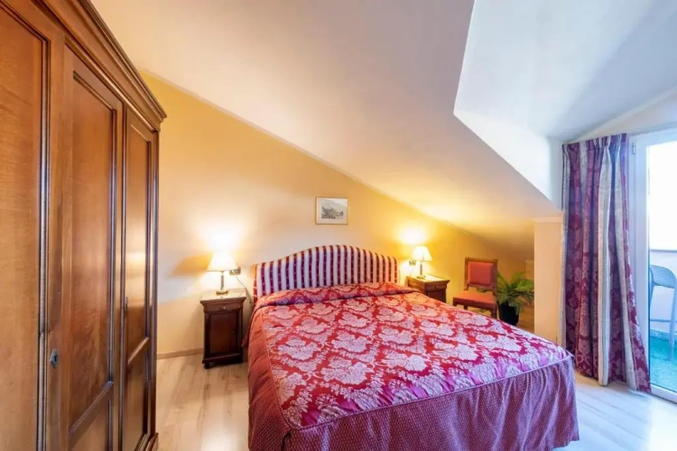 Standard Quintuple room