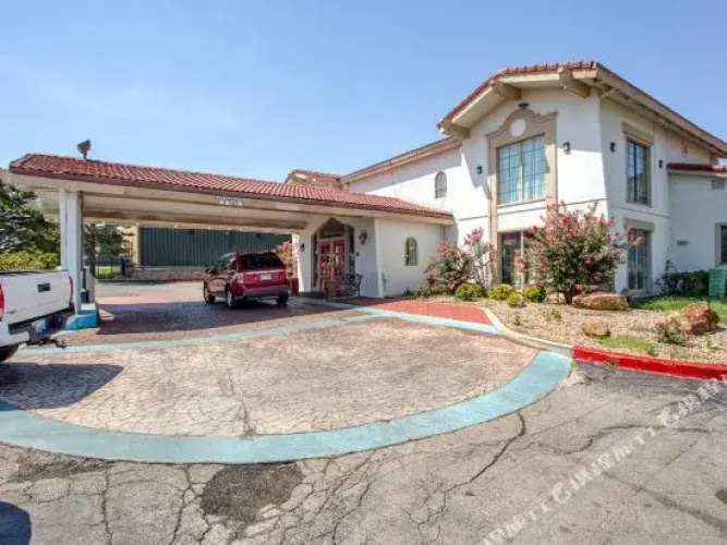 Sunset Inn and Suites