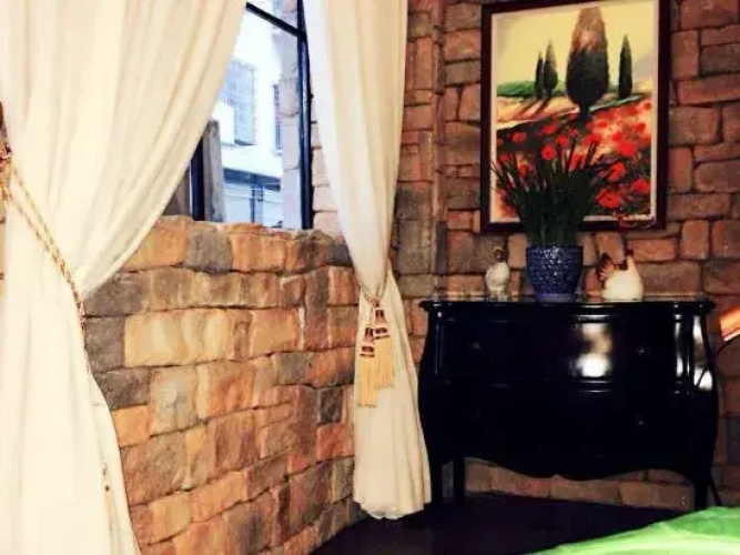 Eiffel Art Hotel