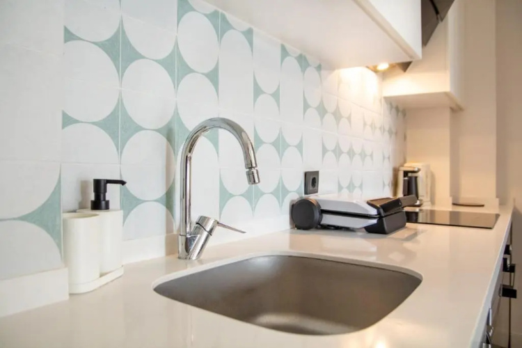 Gorgeous Apartment With Pool and Balcony In Izmir