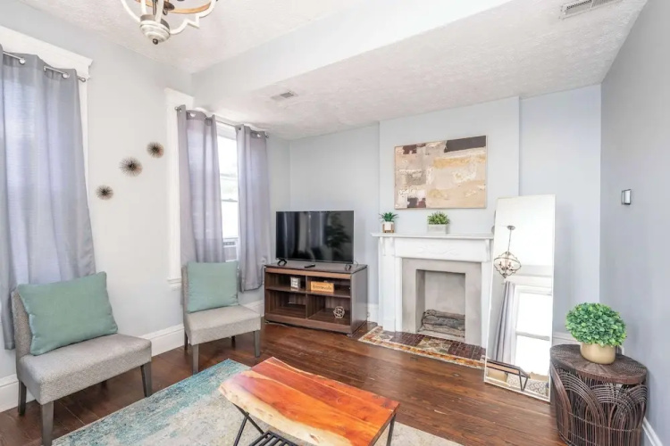 Queen City Suites 2 For 4