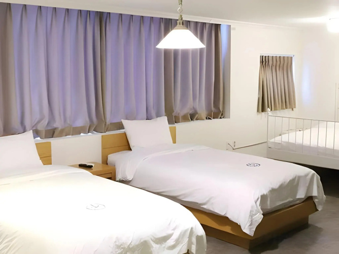 Hillside Hotel