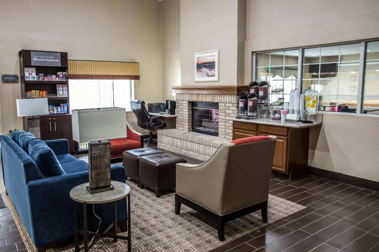 Quality Suites Near West Acres