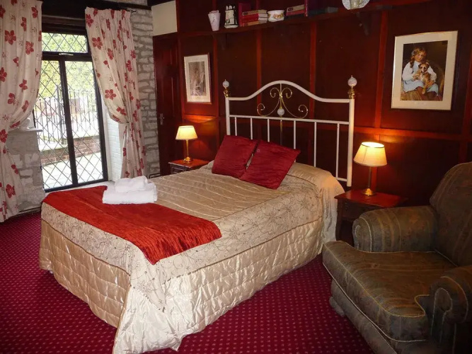 Walnut Tree Hotel