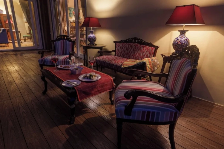 2 Bedrooms Villa