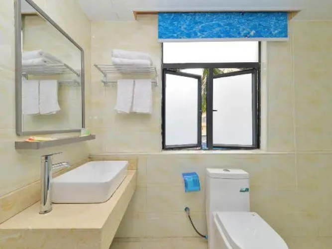 Weike Express Hotel (Shenzhen Airport Hourui Metro Station)