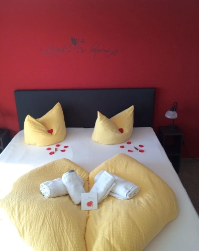 1 Bedroom Standard Double room with mountain view