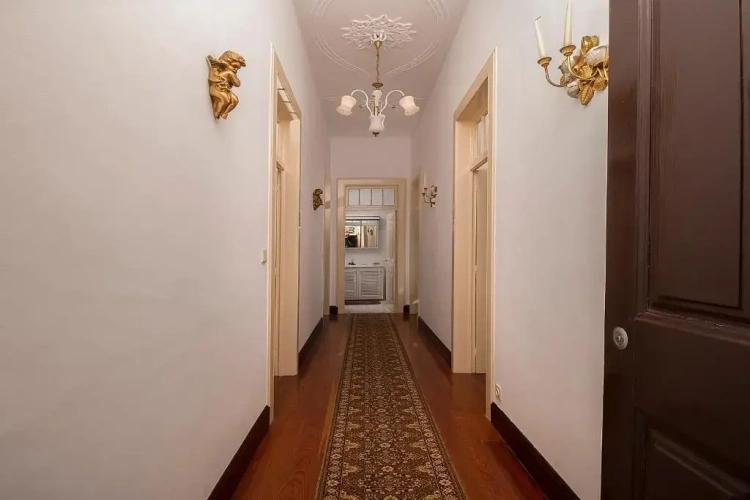 4 Bedrooms Cottage