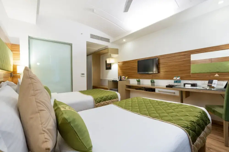 Emblem Hotel Sector 14 Gurgaon