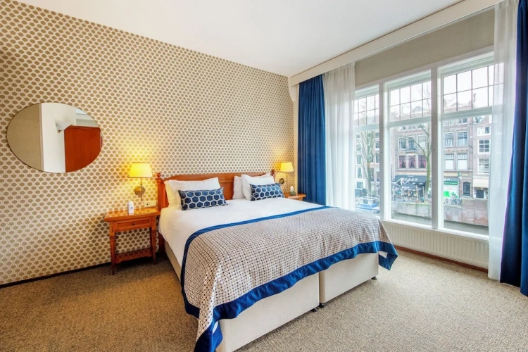 Double Junior Suite with canal view