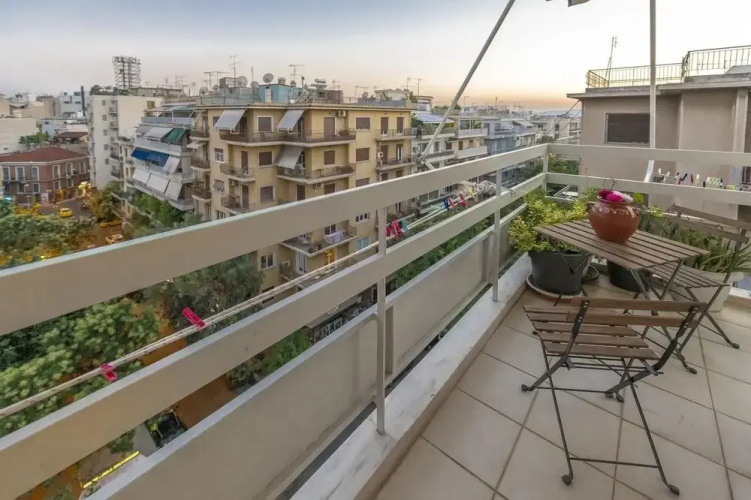 Stylish & cozy apt in Exarchia