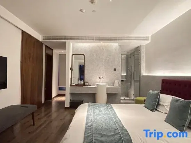 Deluxe Family Suite