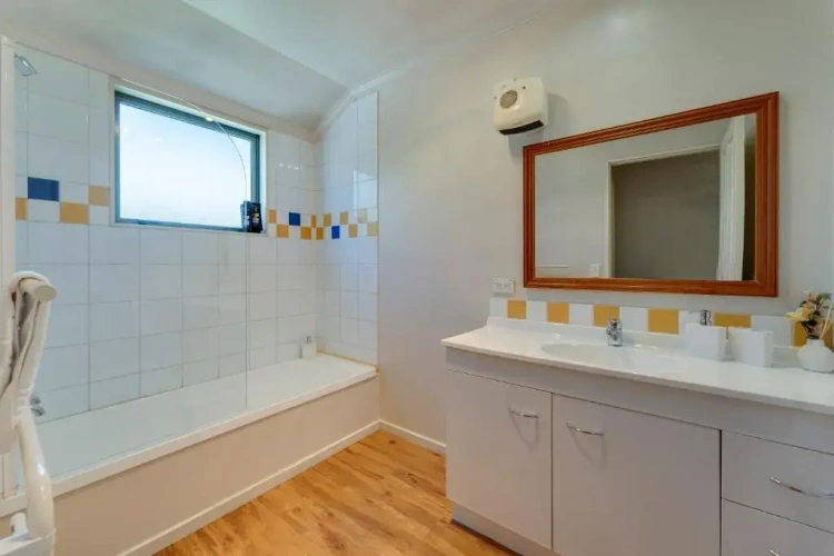 2 Bedrooms Chalet