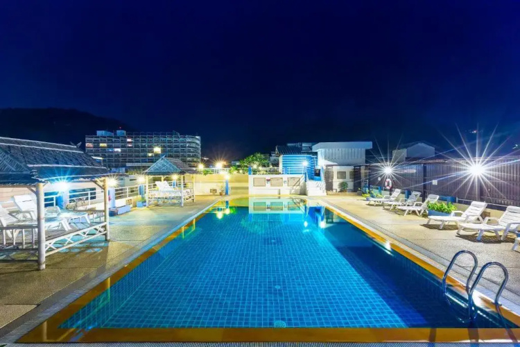 Issara Patong Beach
