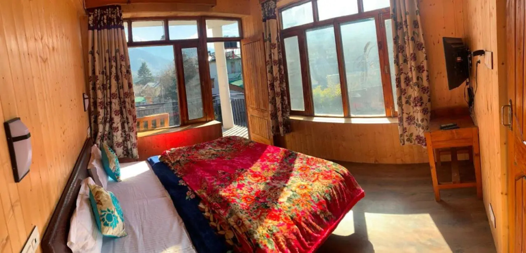 Tourist Hotel