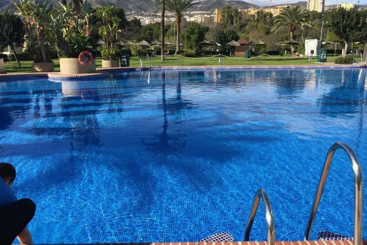 Apartamentos Benal Beach