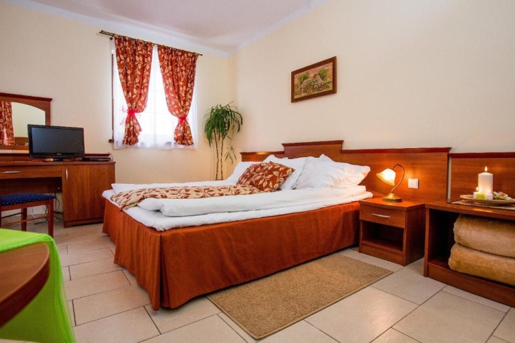 Standard Triple room with balcony