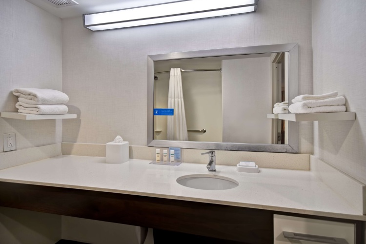 Hampton Inn NY-JFK photo 10