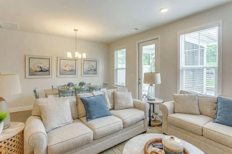 Pool + Shuttle to Ocean! North Myrtle Beach Escape