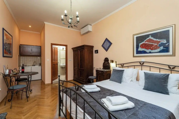 Amoret  (Private accommodation)
