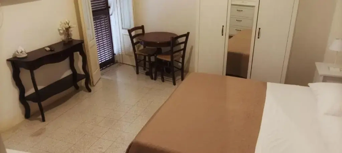 Standard Quadruple room with view