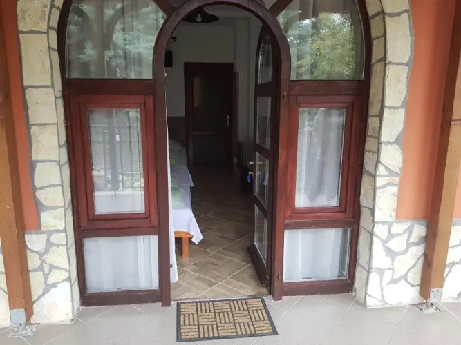 Standard Twin room with garden view