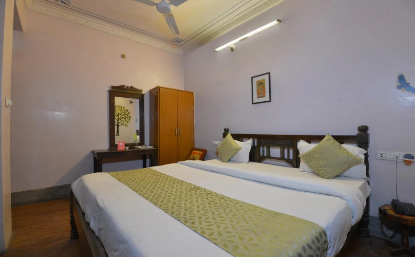 OYO Flagship 2421 Hotel The Ishani