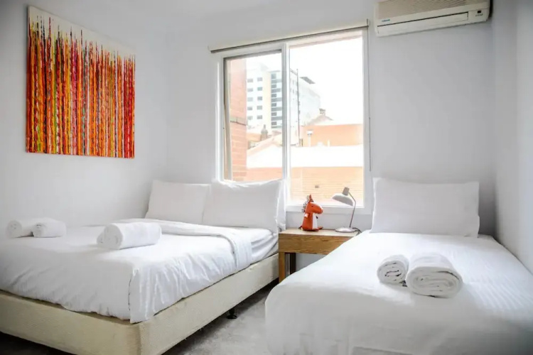 Luxury Spacious 2 Bedroom Fitzroy Apartment