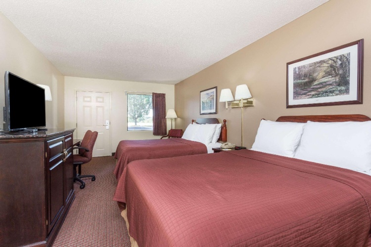 Standard Quadruple room